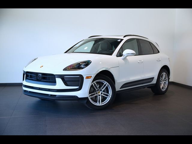 2024 Porsche Macan 