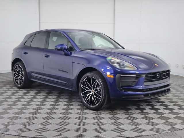 2024 Porsche Macan Base