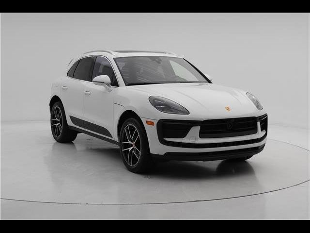 2024 Porsche Macan Base