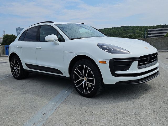 2024 Porsche Macan Base