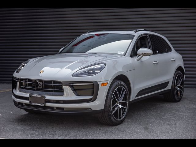 2024 Porsche Macan Base