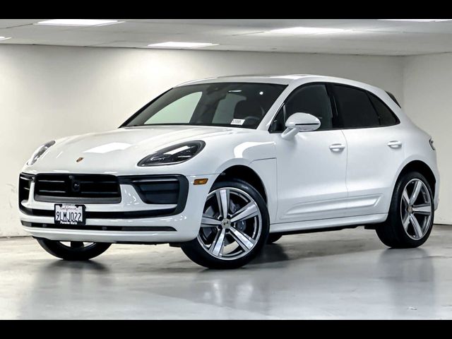 2024 Porsche Macan Base