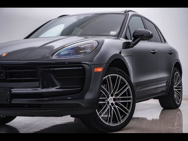 2024 Porsche Macan 