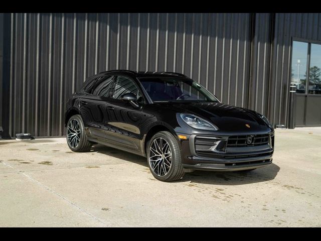 2024 Porsche Macan Base