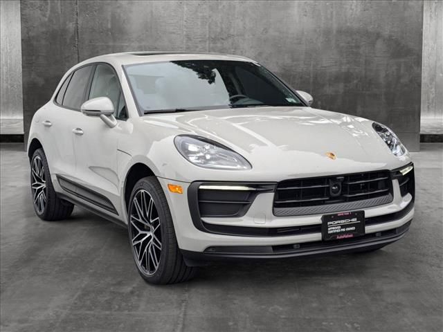 2024 Porsche Macan Base