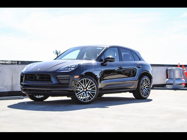 2024 Porsche Macan Base