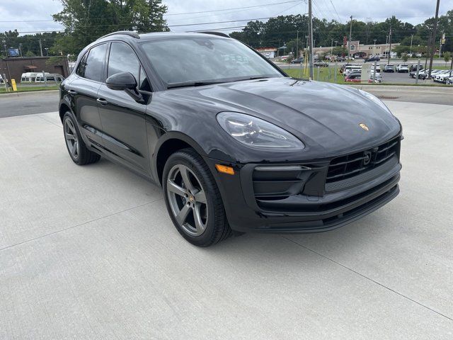 2024 Porsche Macan Base