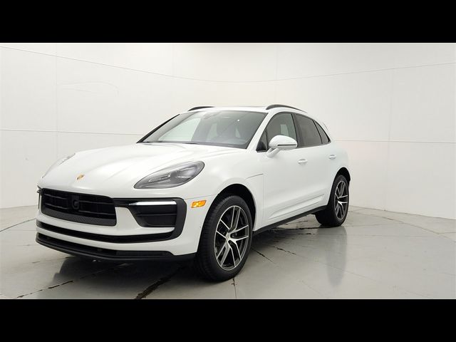 2024 Porsche Macan 