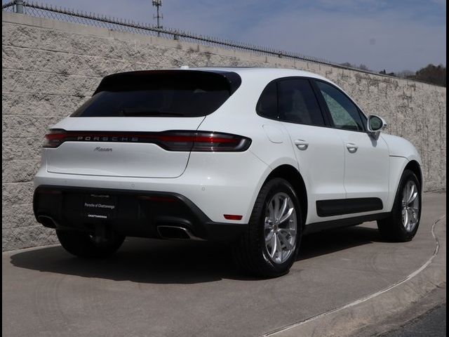 2024 Porsche Macan Base