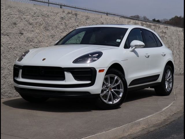 2024 Porsche Macan Base