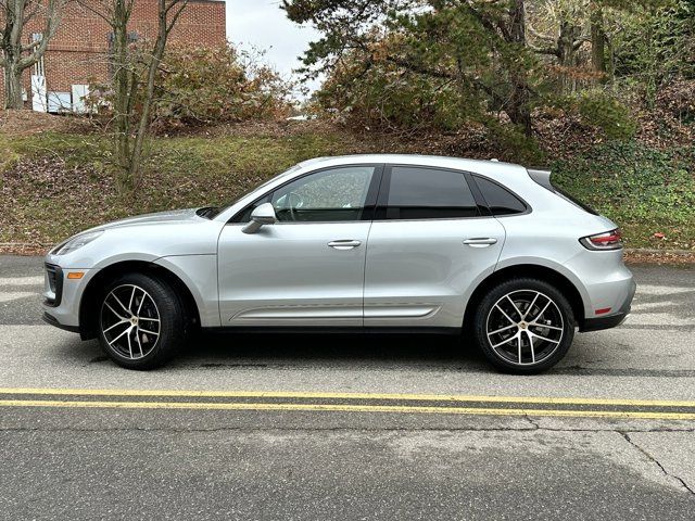 2024 Porsche Macan Base