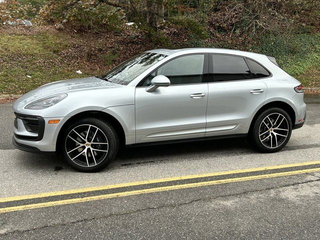 2024 Porsche Macan Base