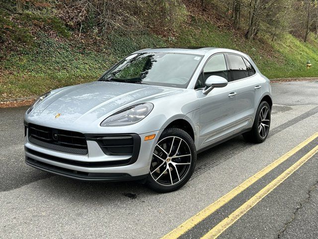 2024 Porsche Macan Base