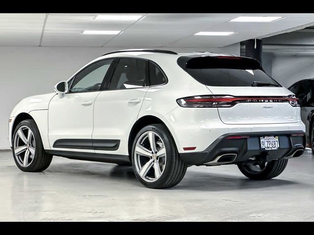 2024 Porsche Macan Base