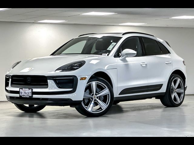 2024 Porsche Macan Base