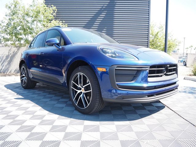 2024 Porsche Macan Base