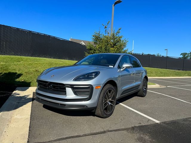 2024 Porsche Macan Base