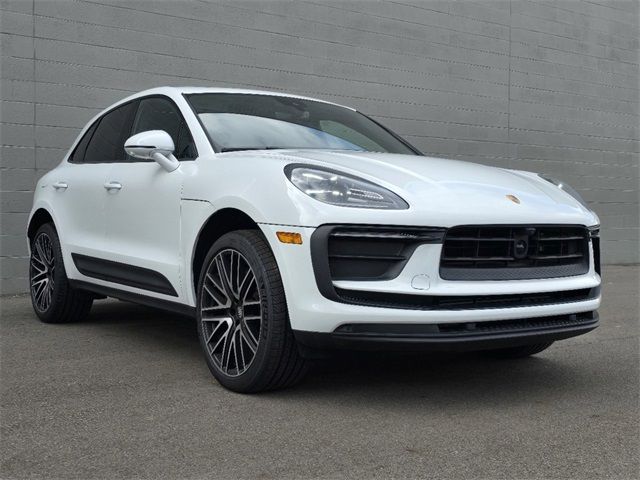 2024 Porsche Macan Base