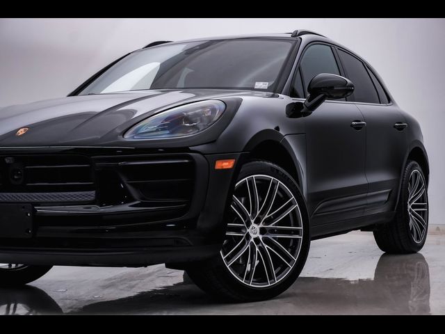 2024 Porsche Macan Base