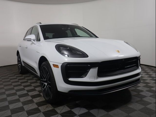 2024 Porsche Macan 