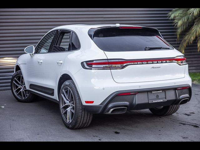 2024 Porsche Macan Base