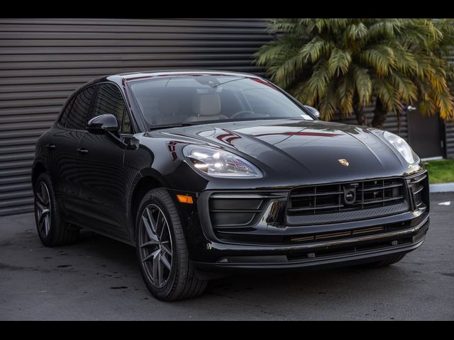 2024 Porsche Macan Base