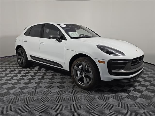 2024 Porsche Macan Base