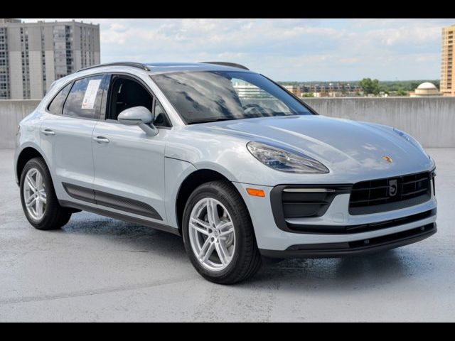 2024 Porsche Macan Base