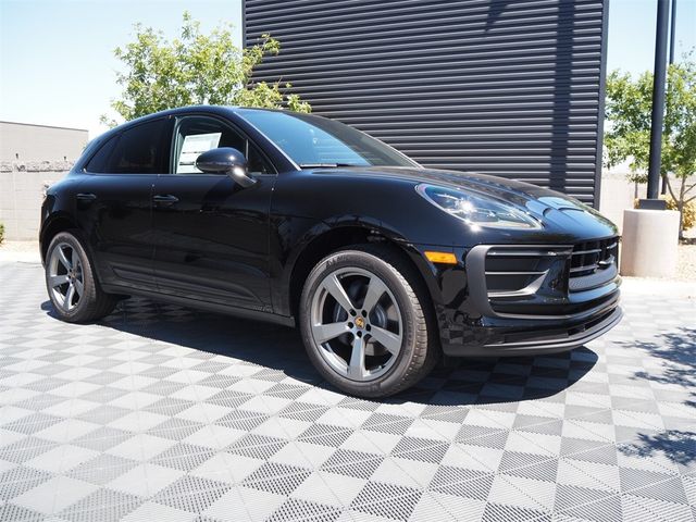 2024 Porsche Macan Base