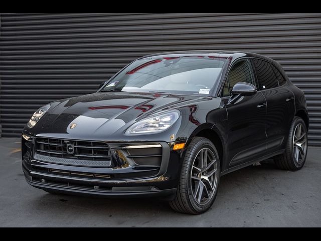 2024 Porsche Macan Base