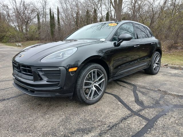 2024 Porsche Macan Base