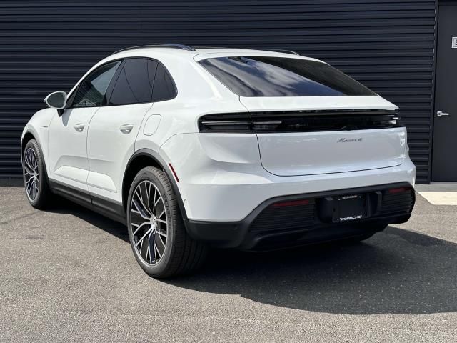 2024 Porsche Macan Electric 4