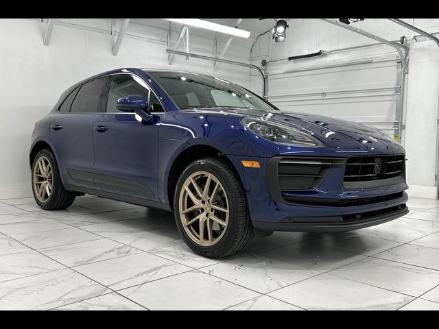 2024 Porsche Macan Base