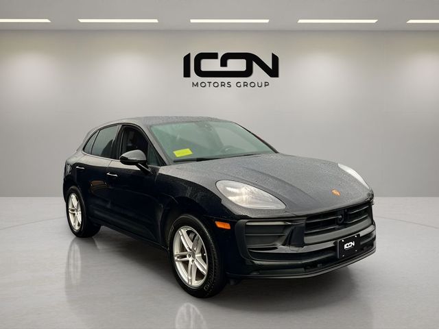 2024 Porsche Macan T