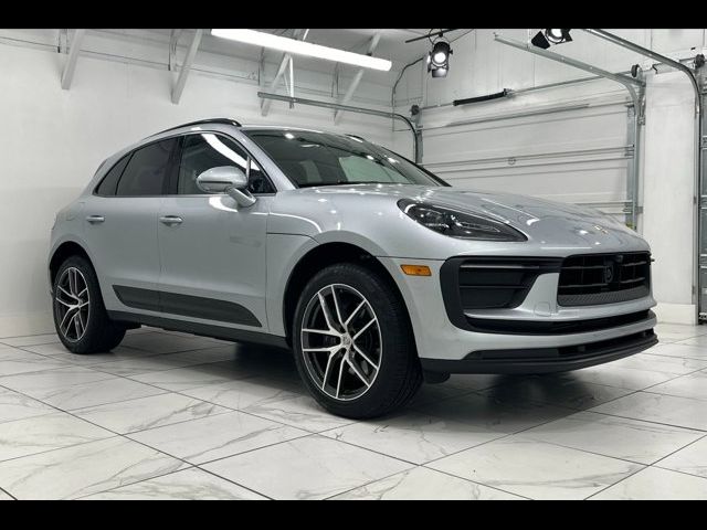 2024 Porsche Macan Base