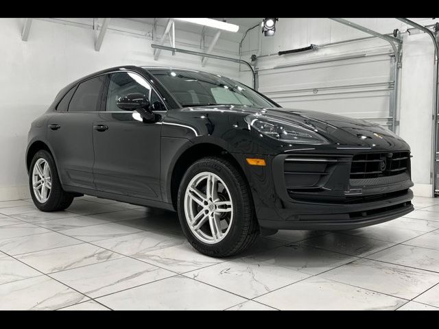 2024 Porsche Macan Base