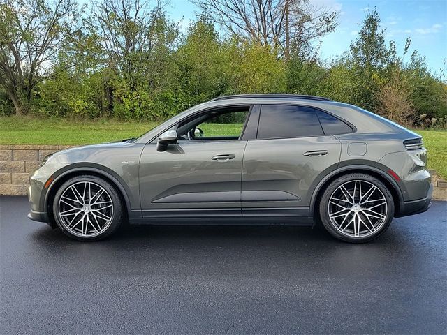 2024 Porsche Macan Electric 4