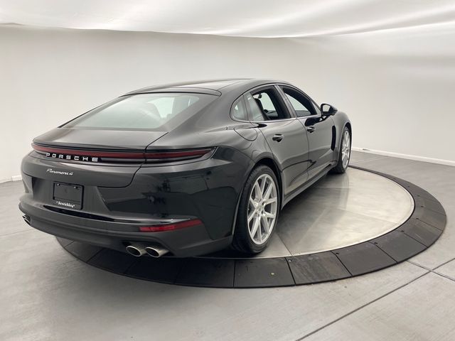2024 Porsche Panamera 4