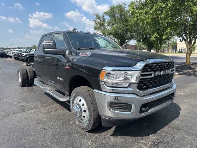 2024 Ram 3500 SLT