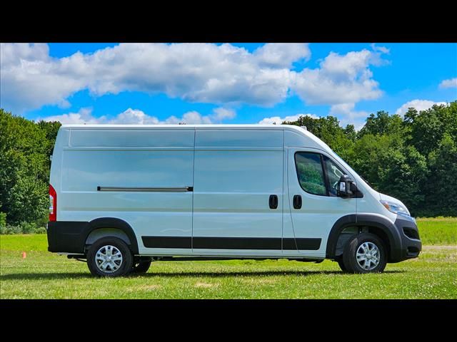 2024 Ram ProMaster Cargo Van SLT+