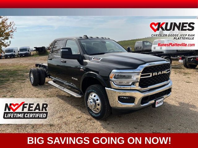 2024 Ram 3500 SLT