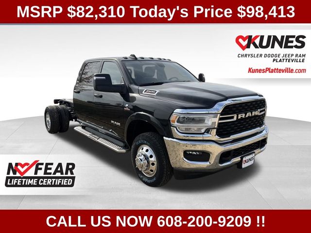 2024 Ram 3500 SLT