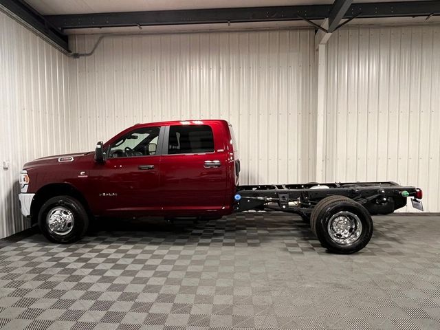 2024 Ram 3500 SLT