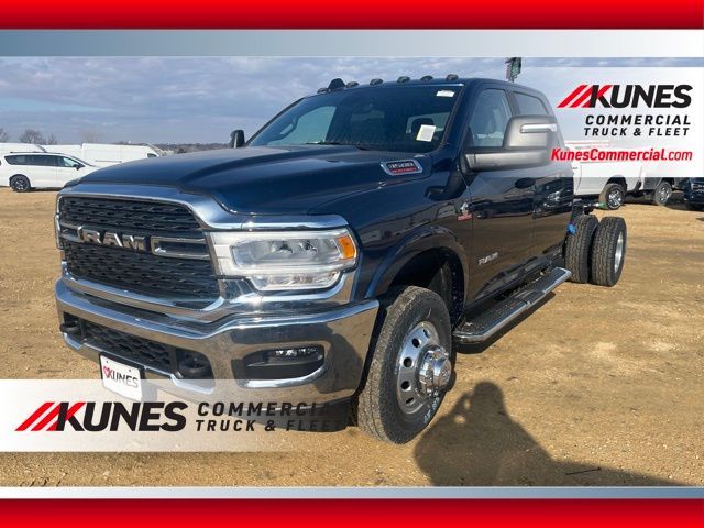 2024 Ram 3500 SLT