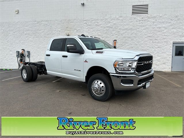 2024 Ram 3500 SLT