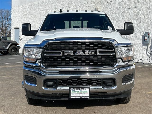 2024 Ram 3500 SLT