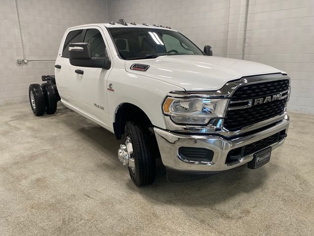 2024 Ram 3500 SLT