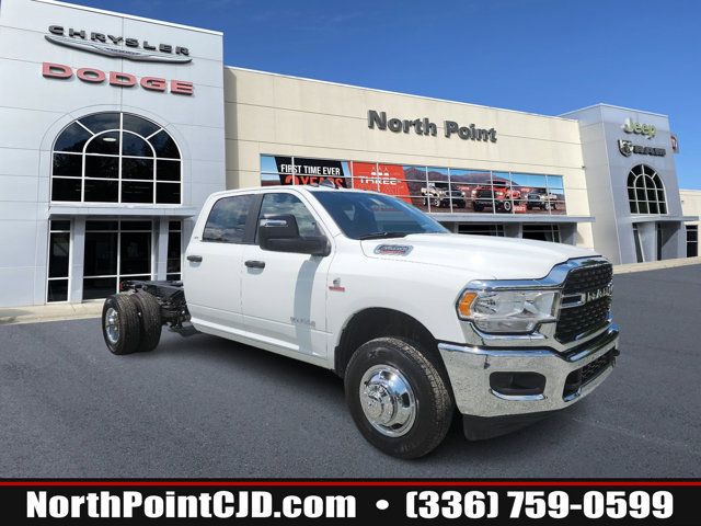 2024 Ram 3500 SLT