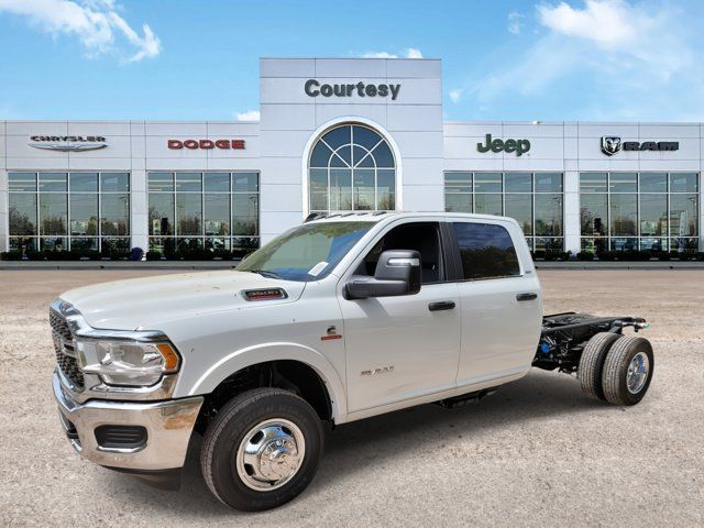 2024 Ram 3500 SLT