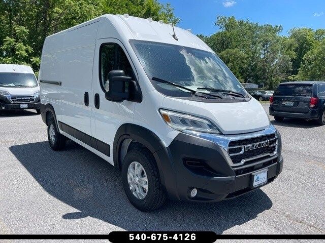 2024 Ram ProMaster Cargo Van SLT+